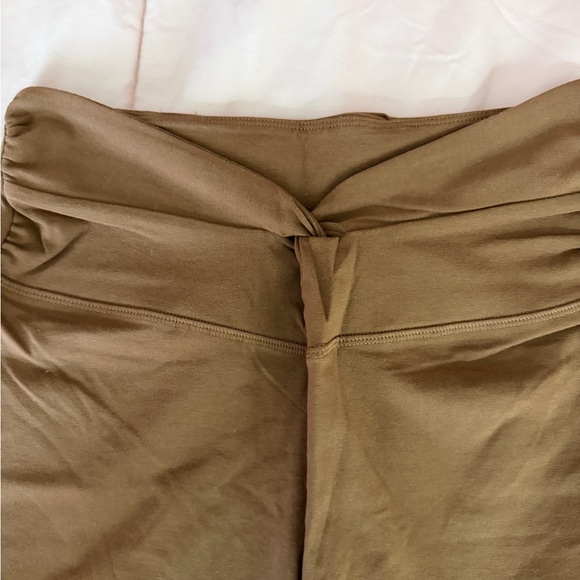 PINK brown Women's Shorts Front Twist - Picture 2 of 11